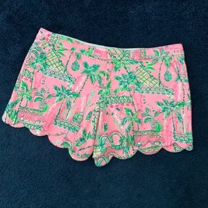 Lilly Pulitzer scalloped shorts Size 16
